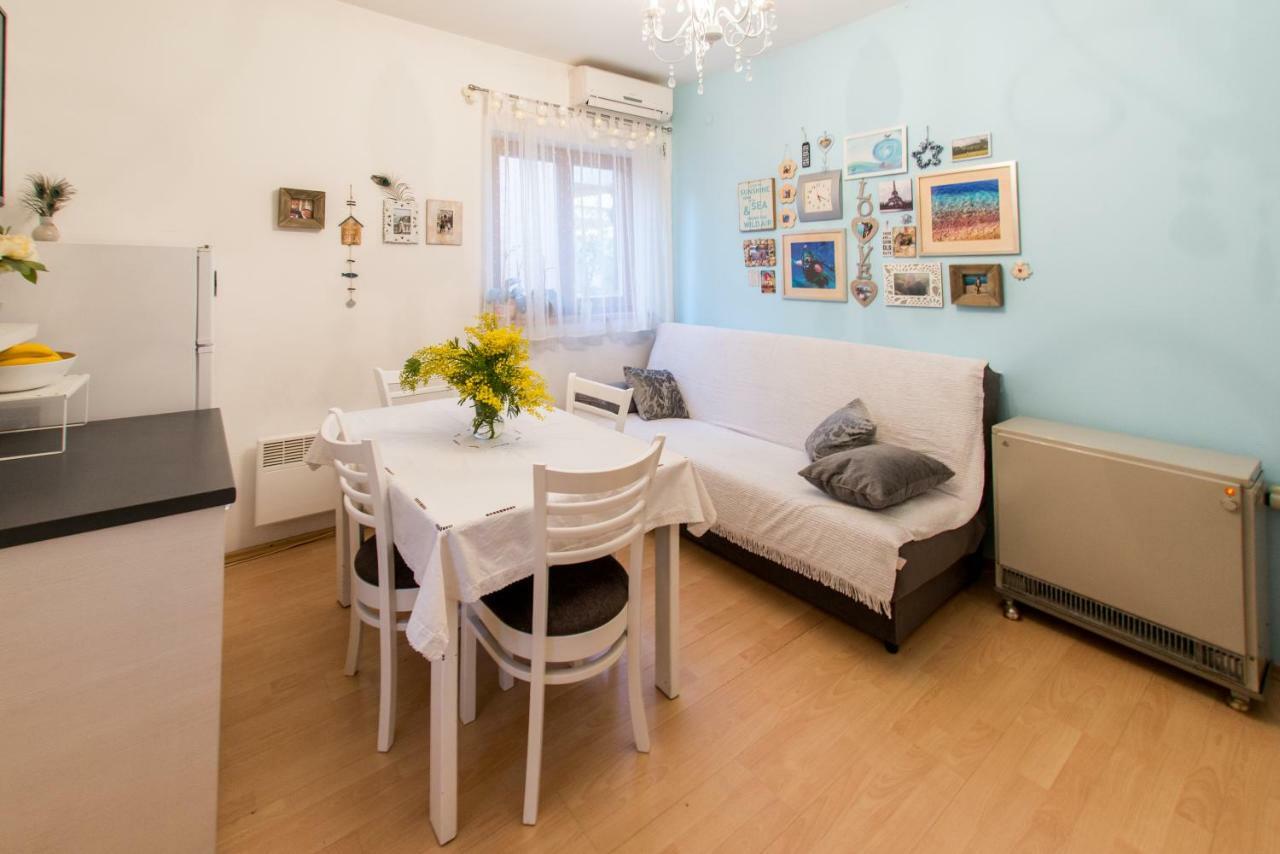 Cute Shabby Chic Apartment Ella Zadar Exterior photo